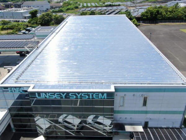 【豊橋市】株式会社エデックリンセイシステム様｜屋根遮熱工事｜社内・工場内の暑さを軽減し空調効率を向上（サーモバリア スカイ工法）