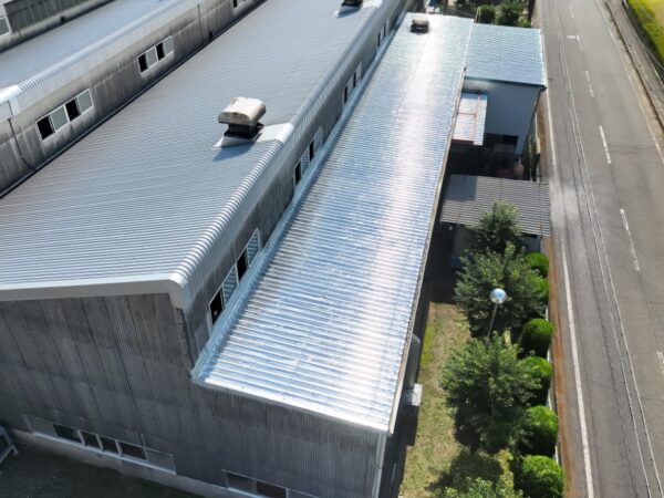 【豊川市】某企業　工場屋根遮熱工事（サ－モバリア　スカイ工法）